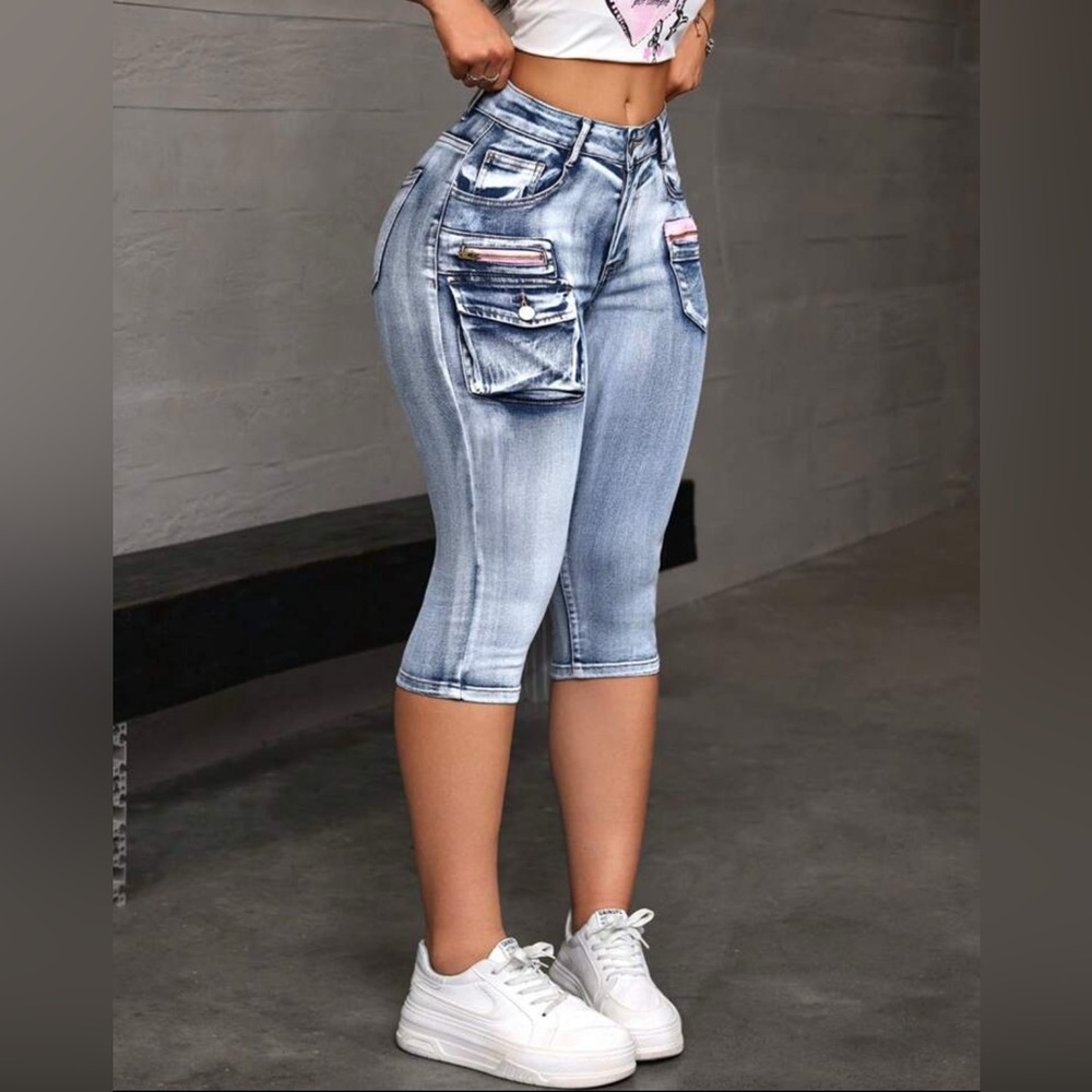 SHEIN Tall Women's Casual Washed Denim Cropped Cargo Pants